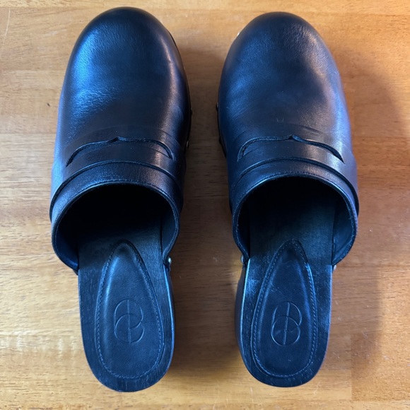 Porte & Paire Studded Low Heel Clogs, size 35, EUC - Picture 3 of 6